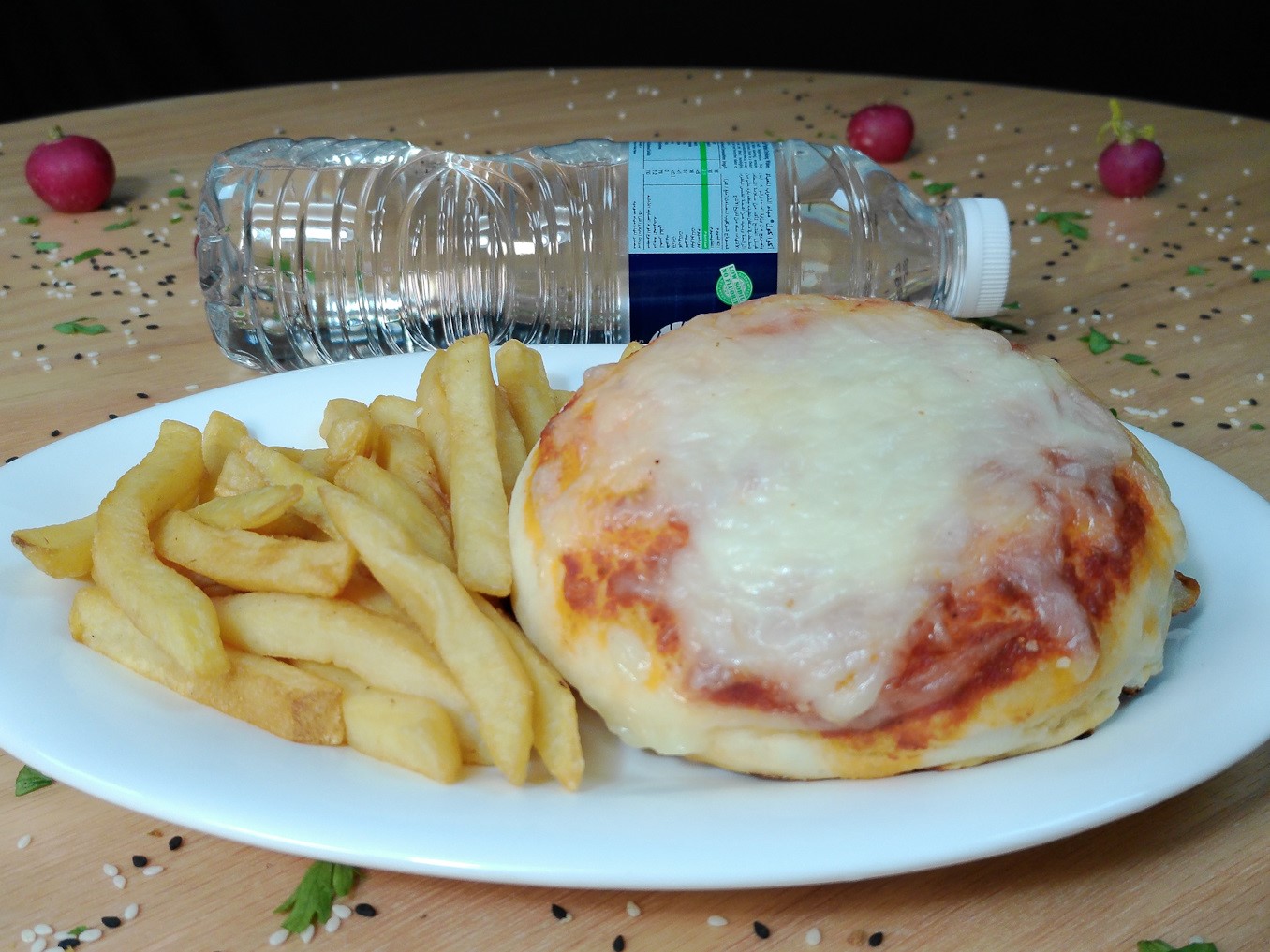 MARGARITA PIZZA+FRIES+WATER (MAX 20 MINS)