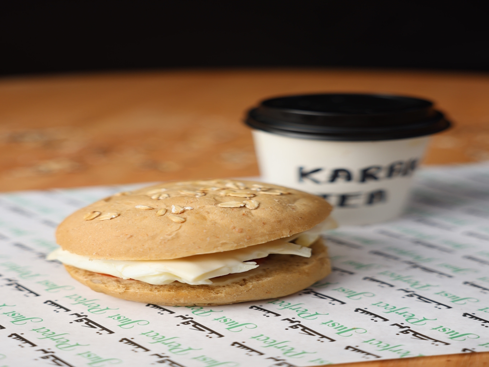 SUNNY SIDE UP WITH CHEESE BROWN BREAD+KARAK