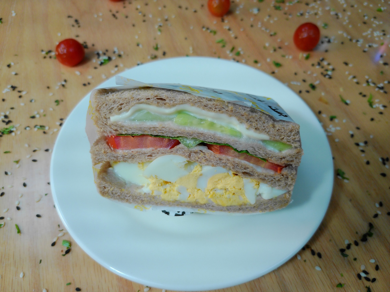BOILED EGG VEGETABLE WRAP