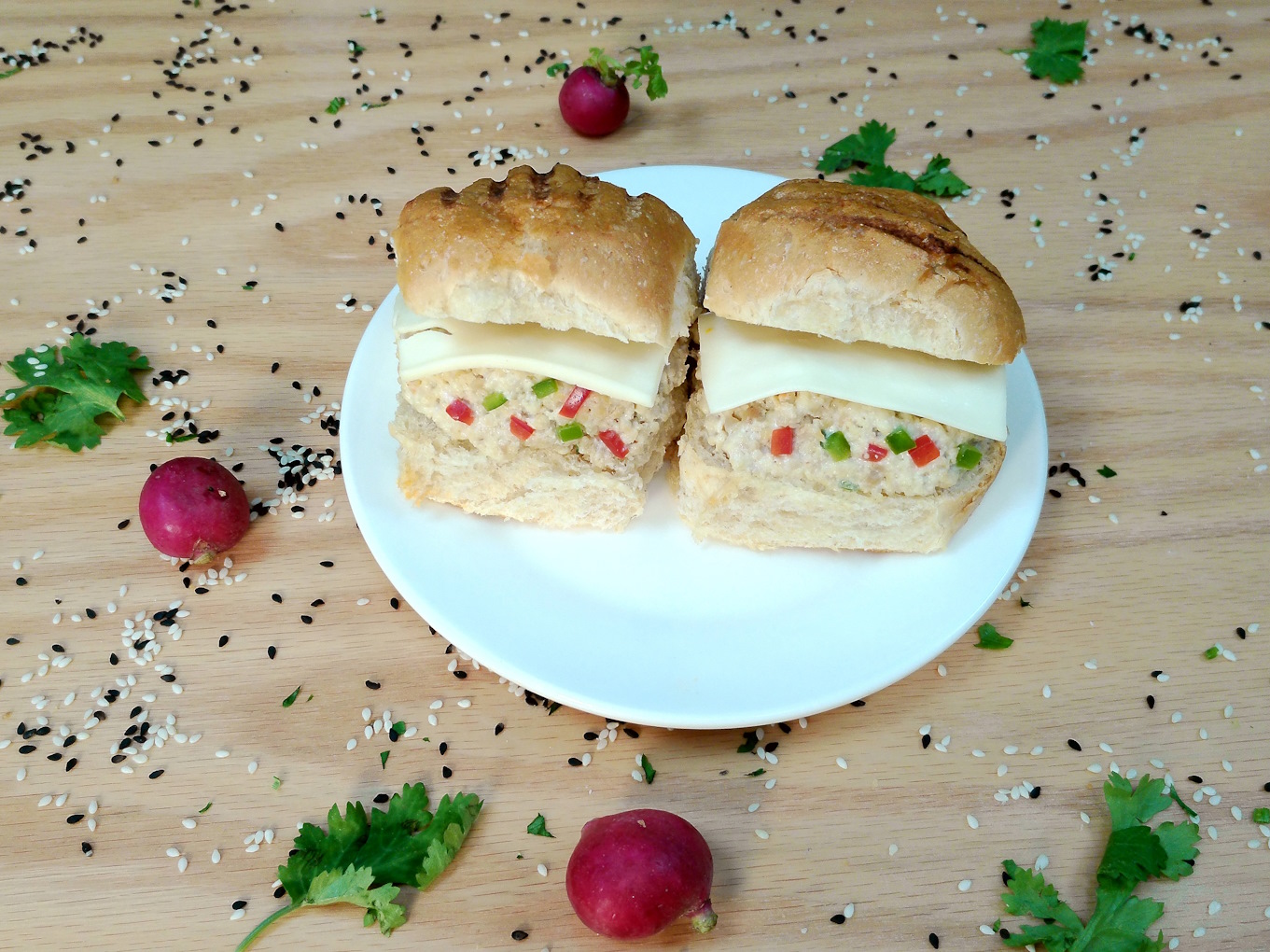 CHICKEN QUEMA BROWN BREAD